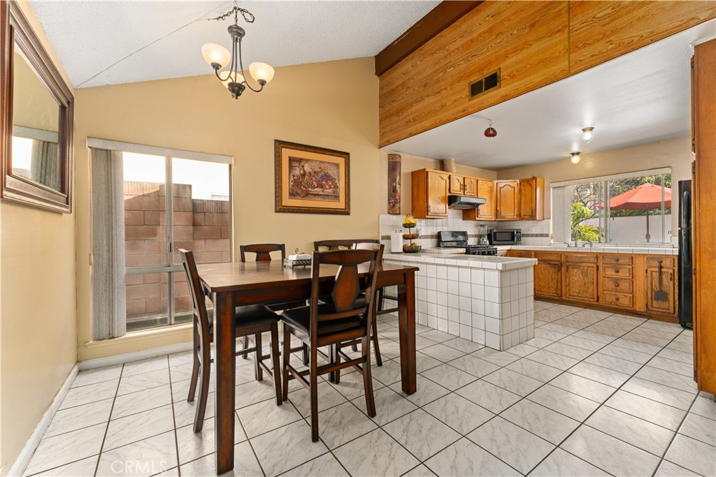 2226 N Eastwood Avenue