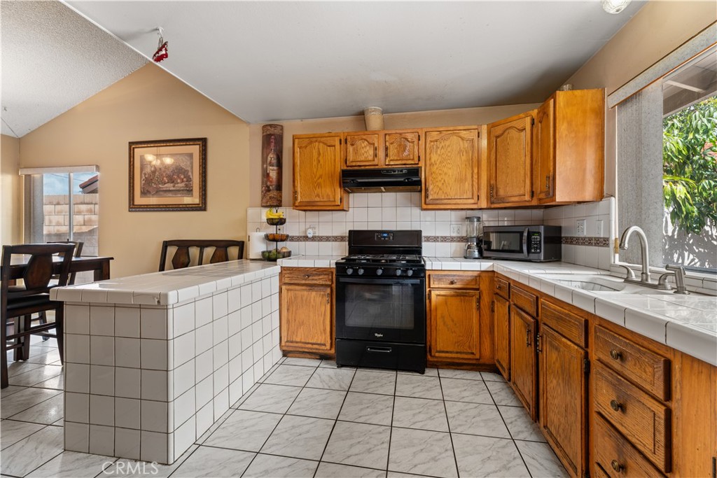 2226 N Eastwood Avenue