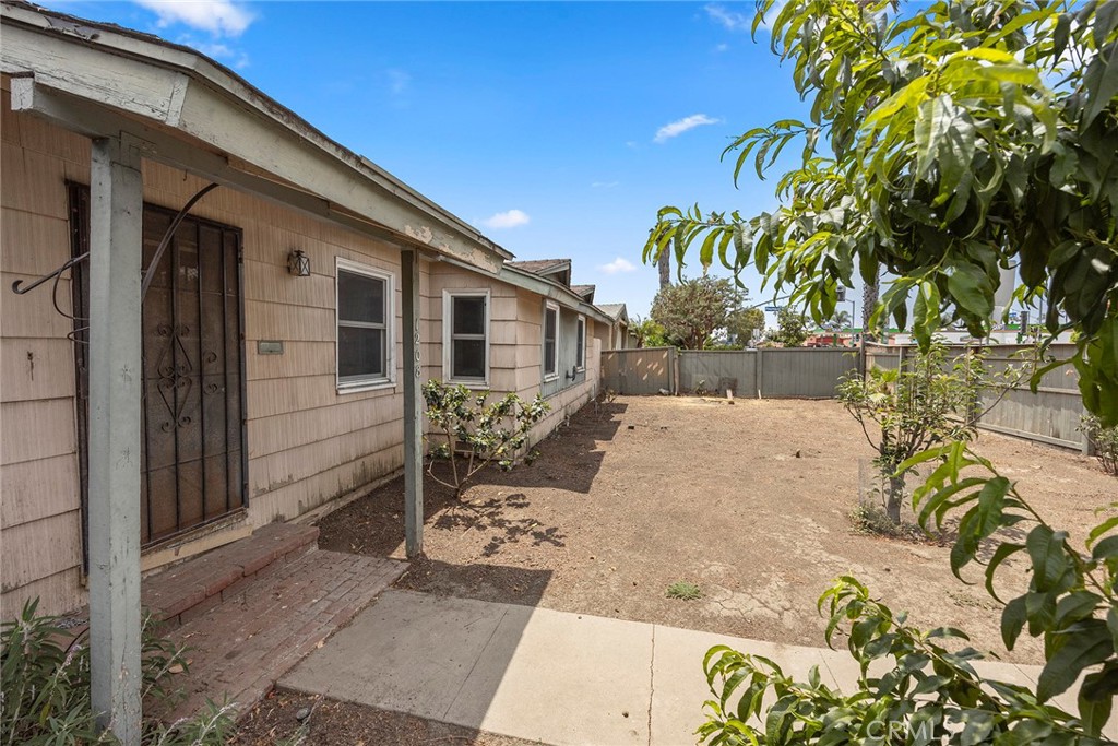 1208 E Commonwealth Avenue