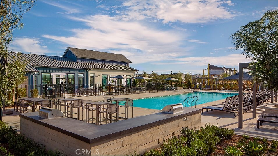 2555 E Lincoln Paseo