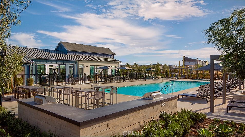 2555 E Lincoln Paseo