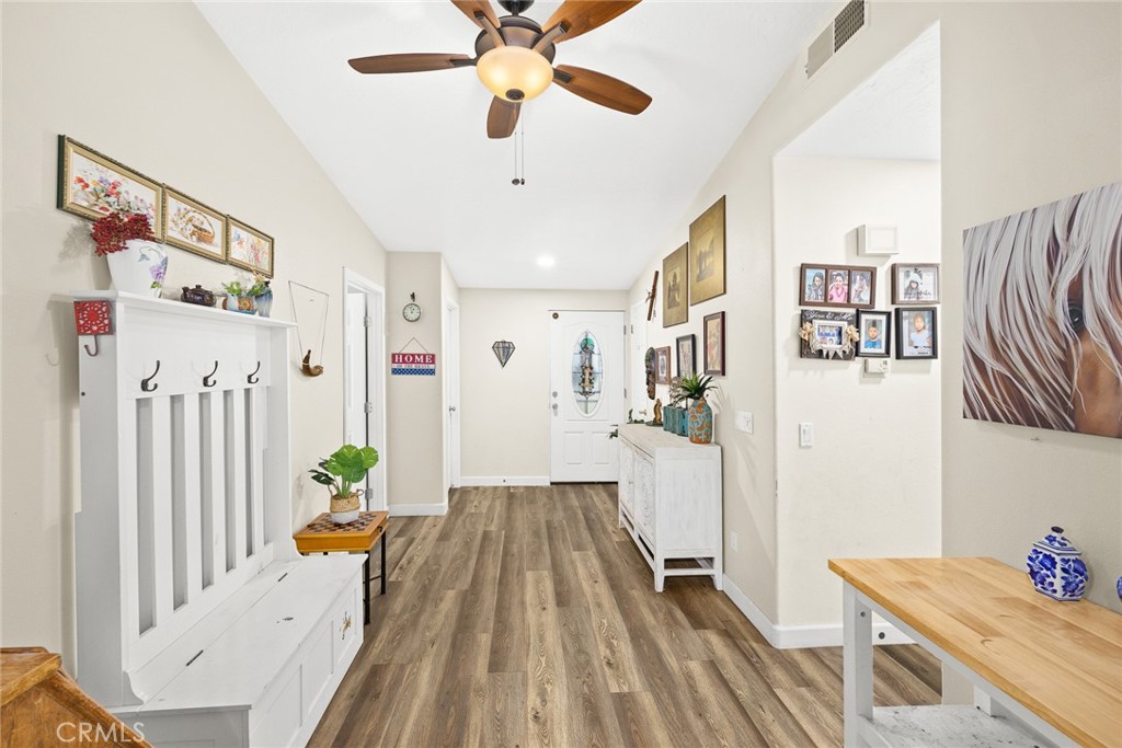 6915 Eastwood Avenue