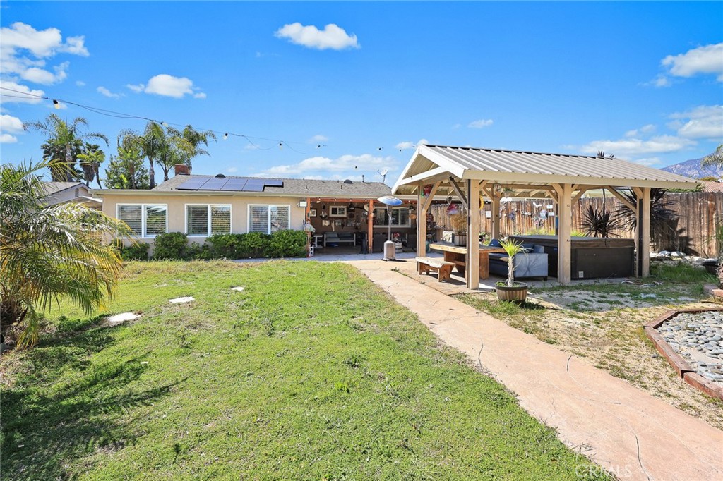 6915 Eastwood Avenue