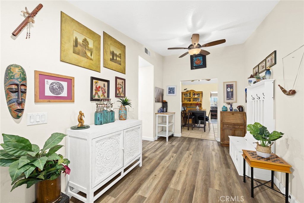 6915 Eastwood Avenue