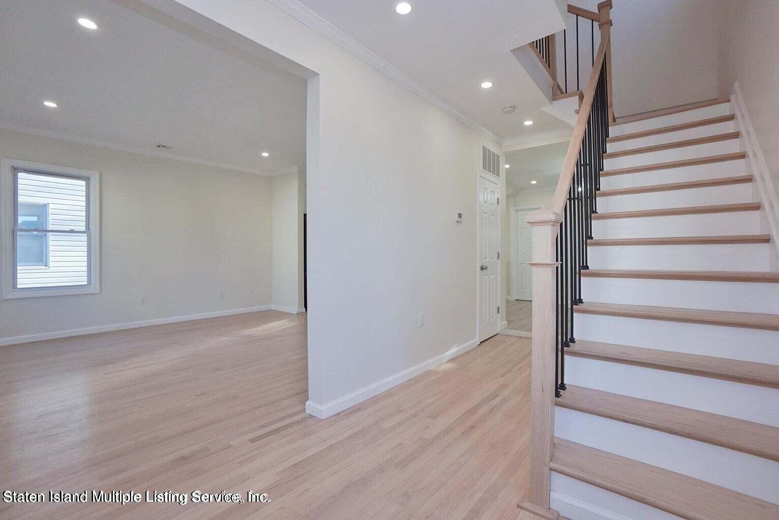 150 Barnard Avenue