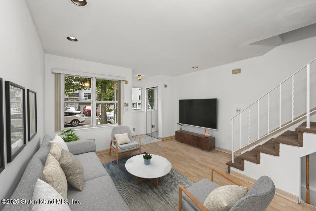 126 Lorraine Loop