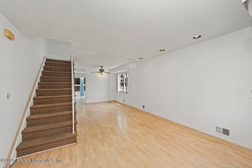 126 Lorraine Loop