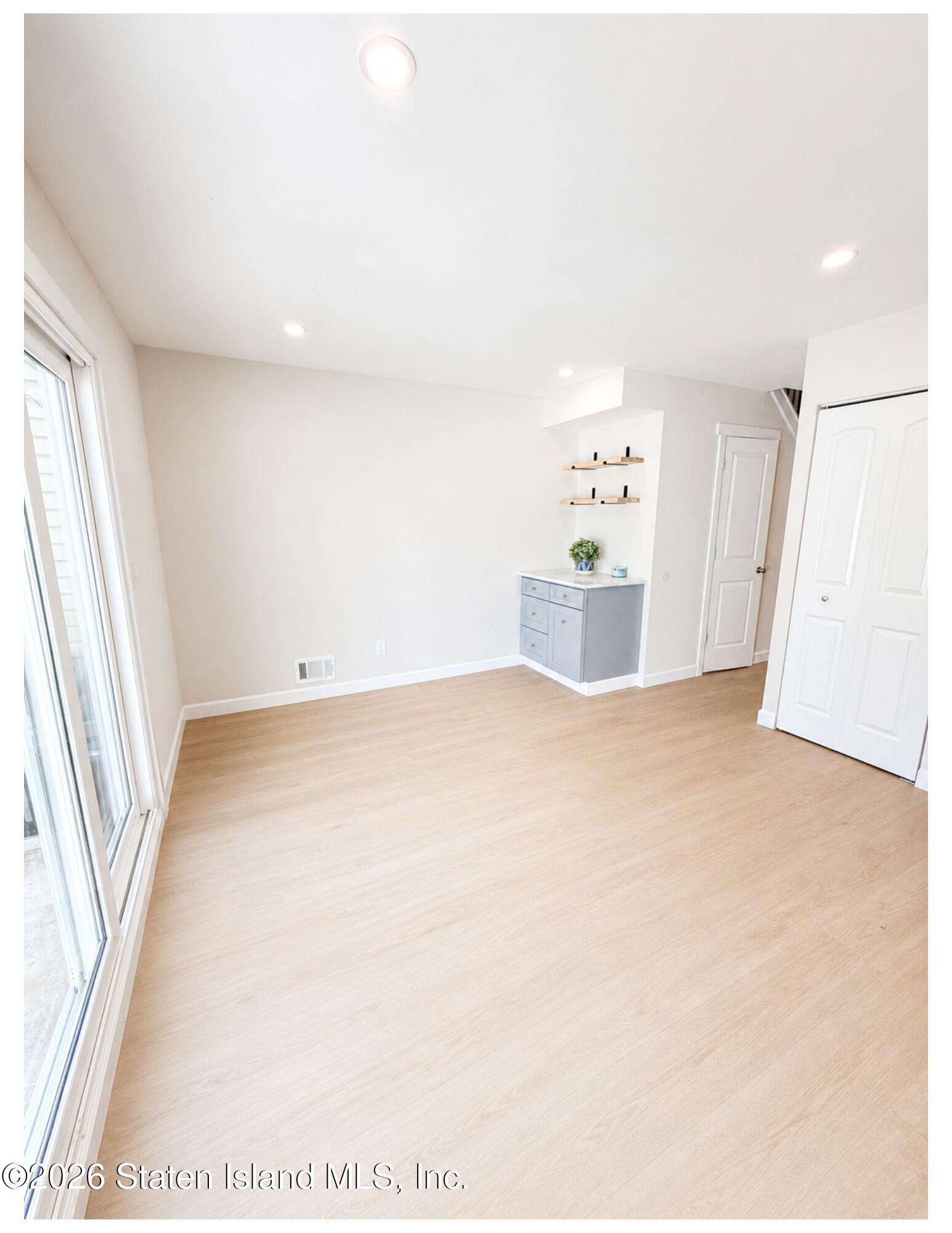 114 Redwood Loop