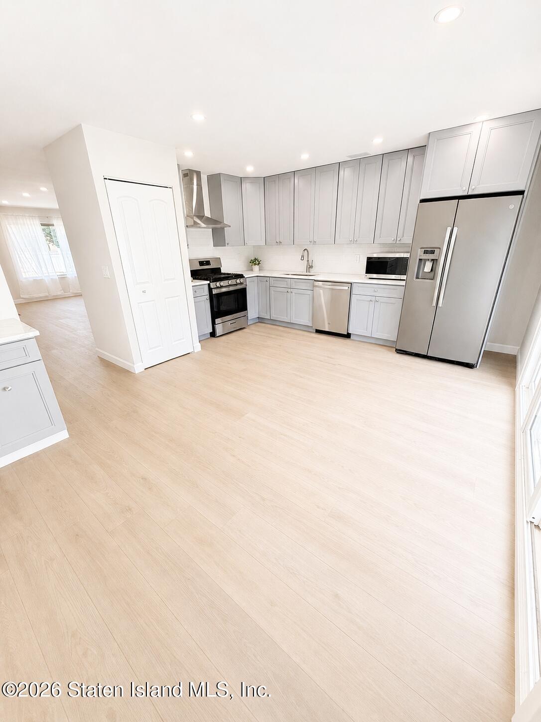 114 Redwood Loop