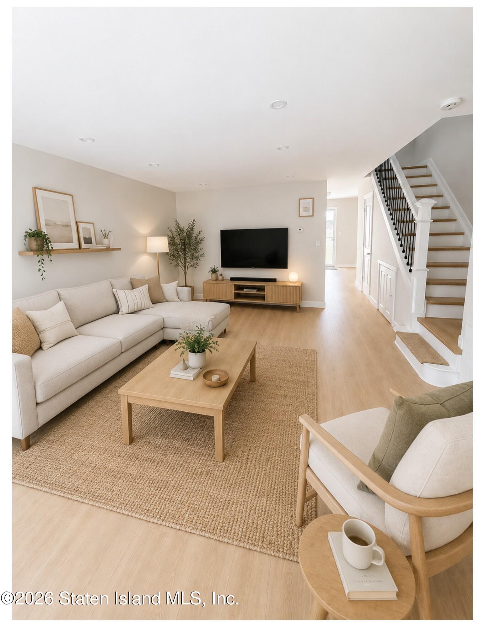 114 Redwood Loop