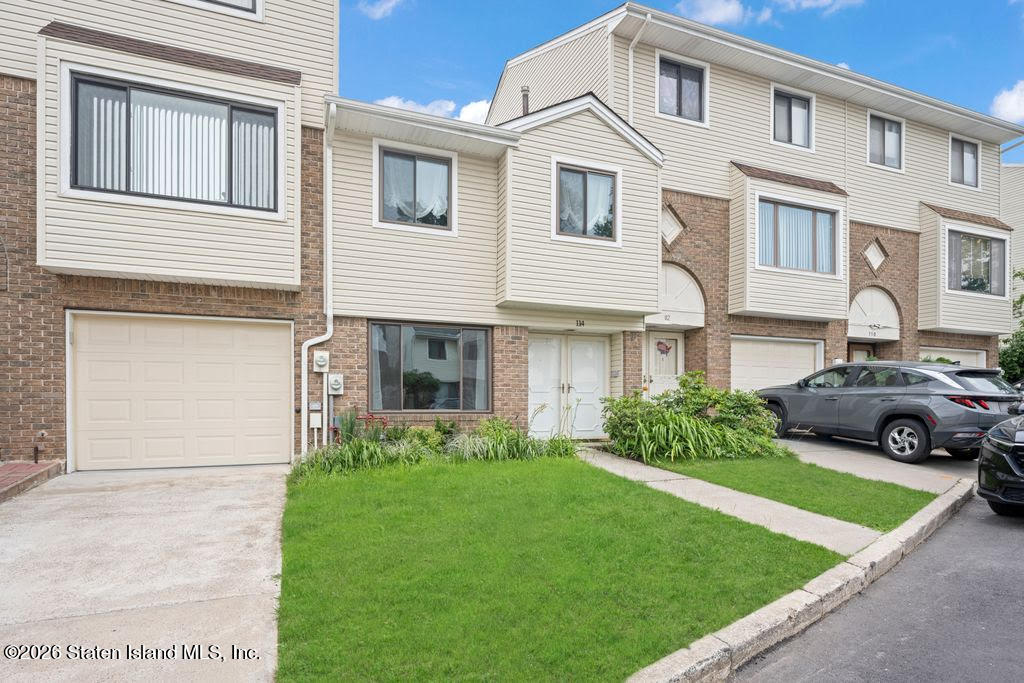 114 Redwood Loop