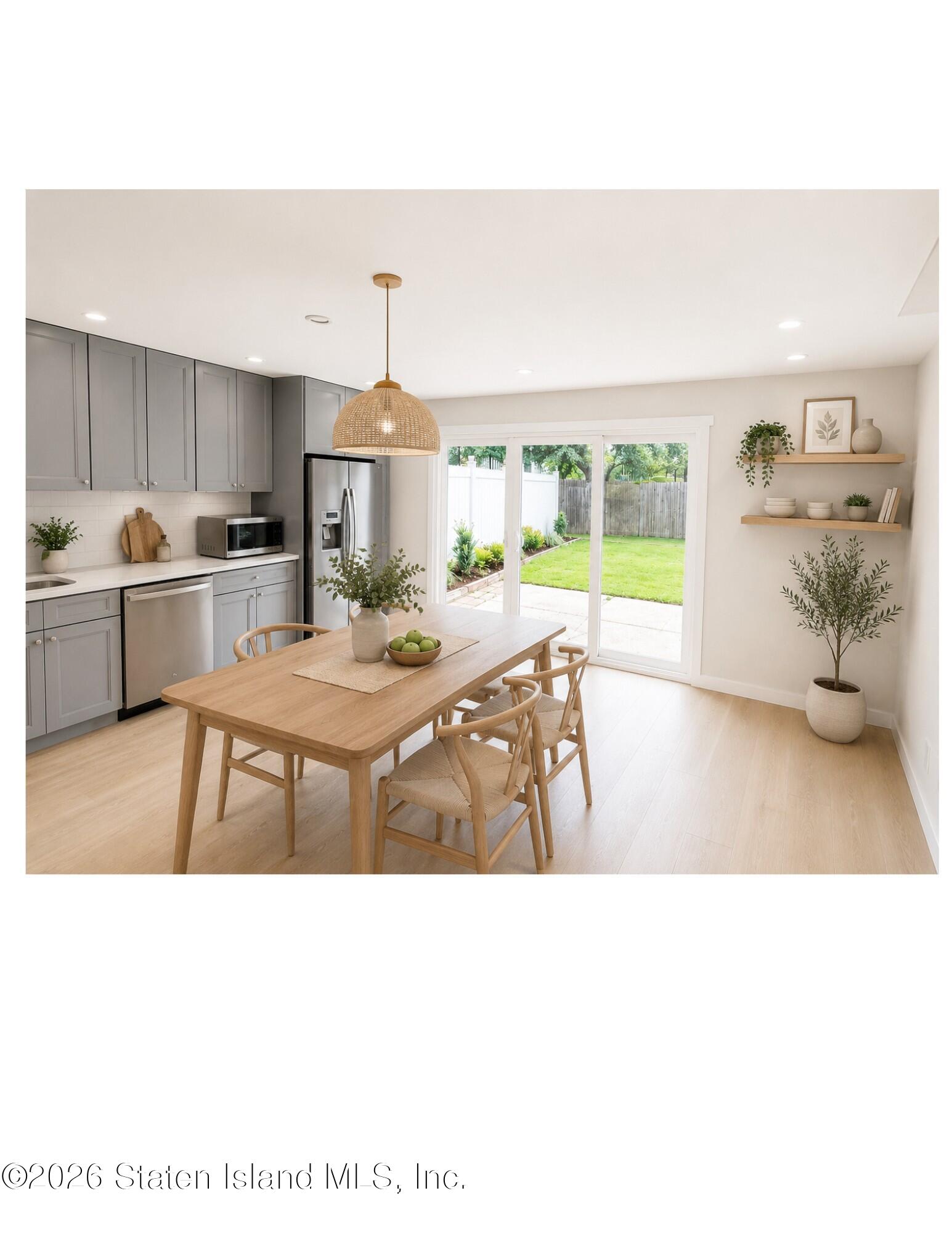 114 Redwood Loop