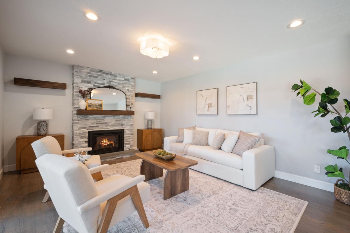 201 Bahia Court