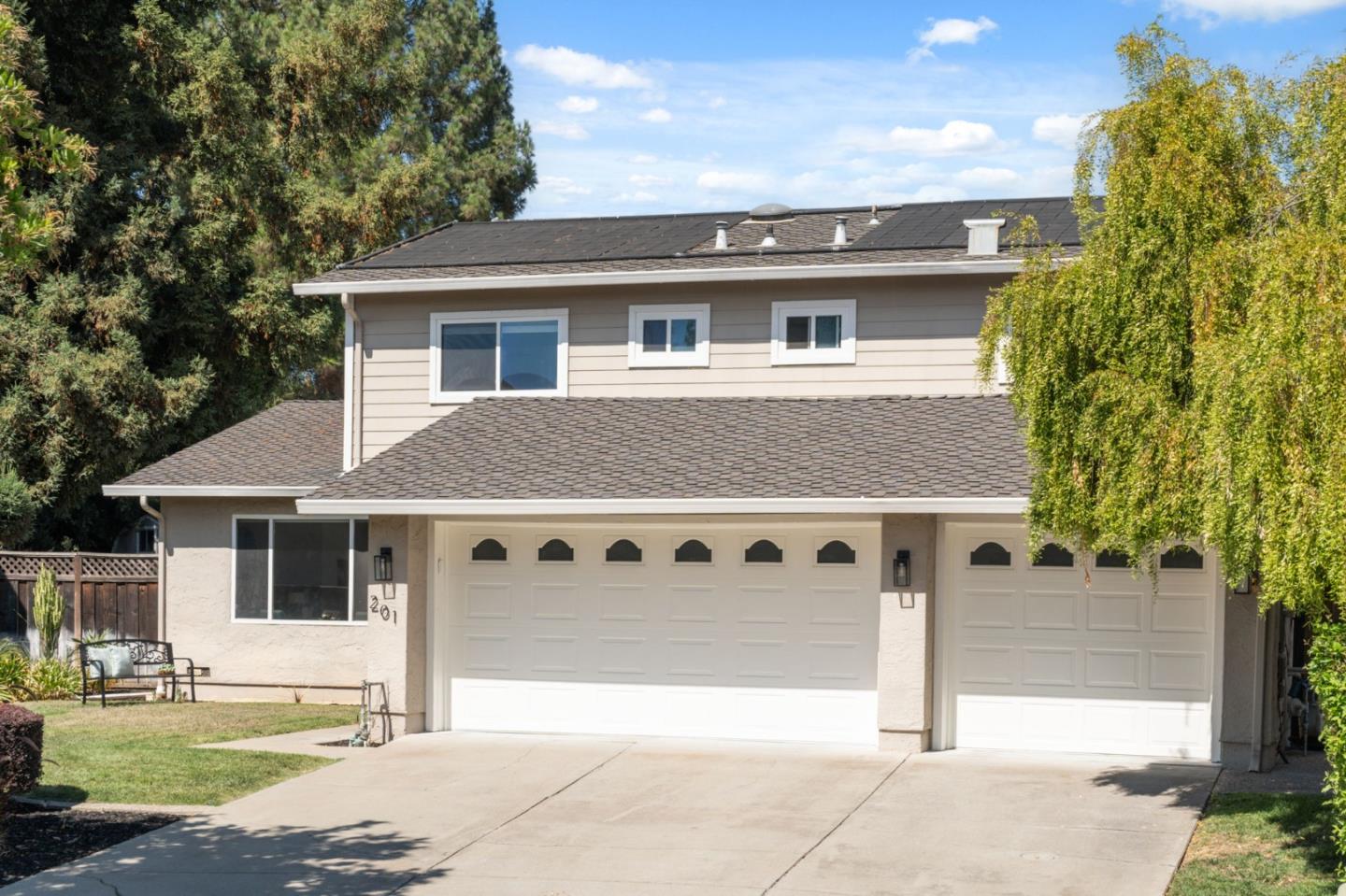 201 Bahia Court