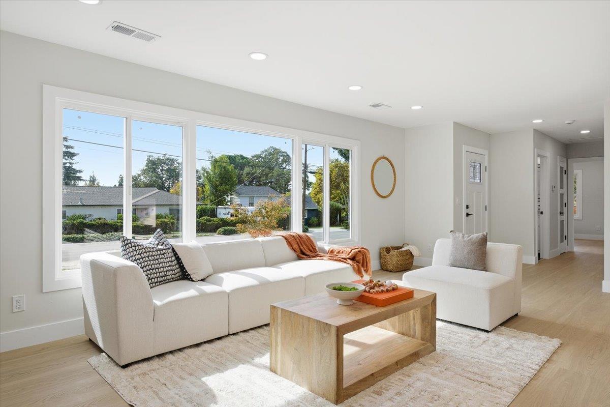 40 Valley View Avenue