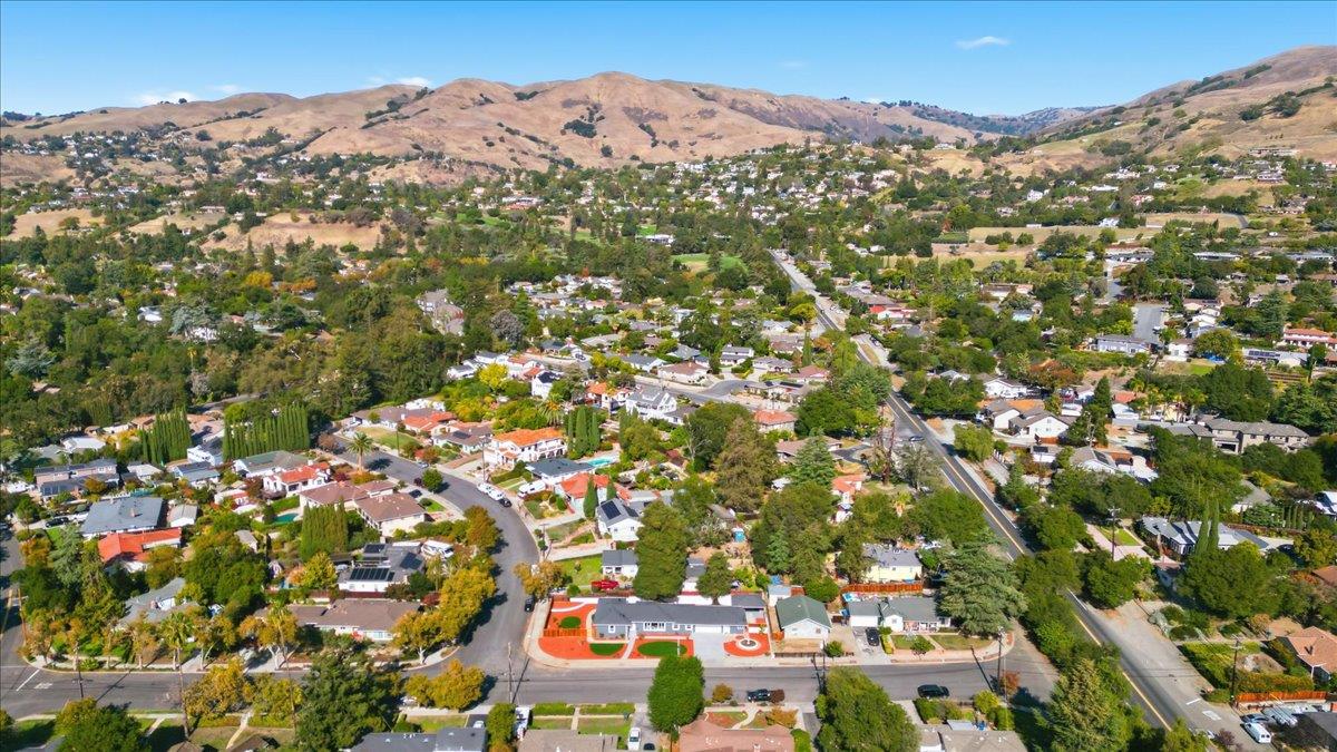 40 Valley View Avenue