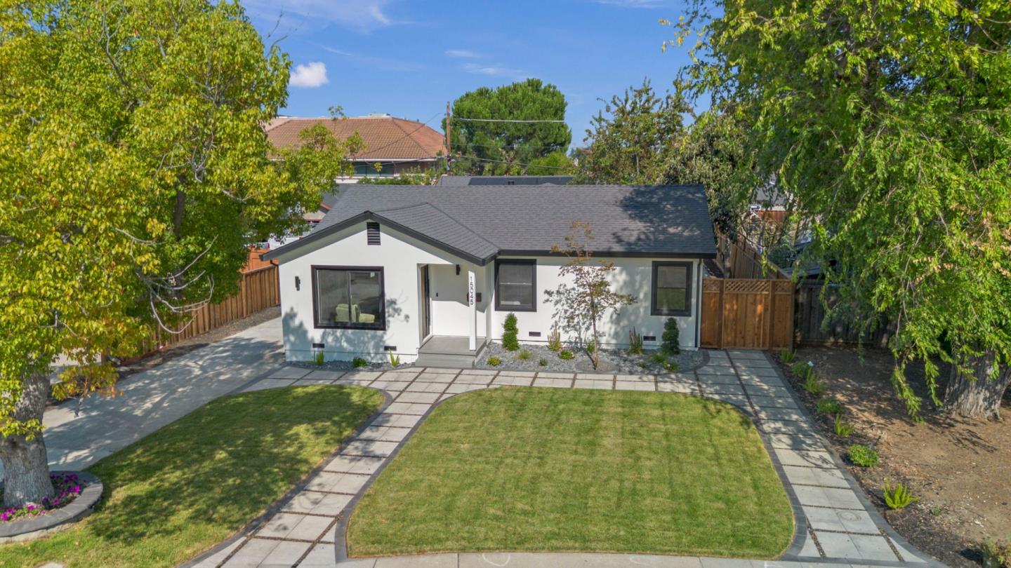 15045 Stratford DR