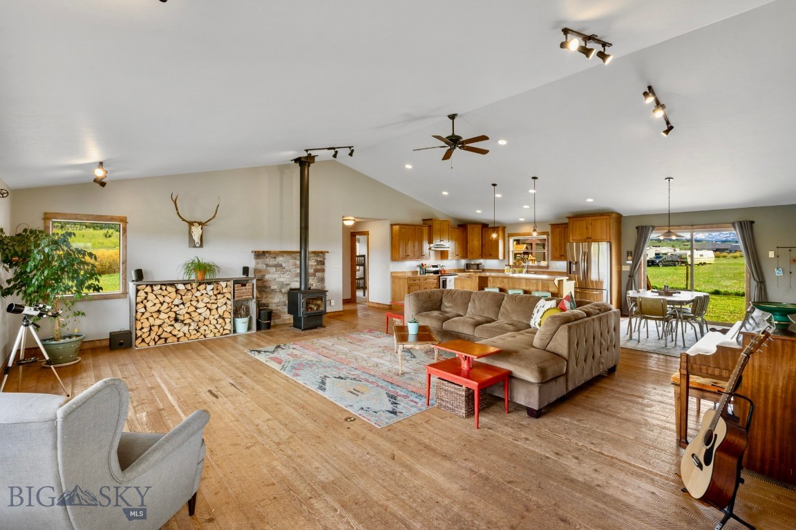 255 Pelican Lane