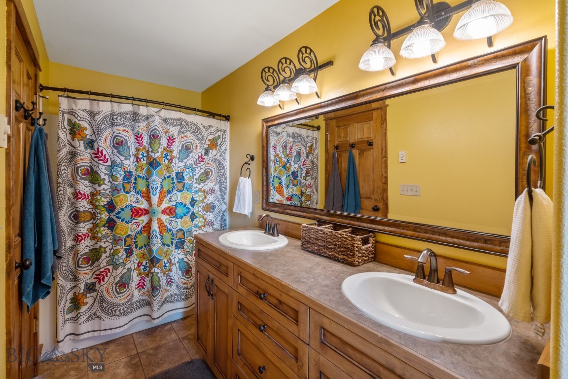 255 Pelican Lane