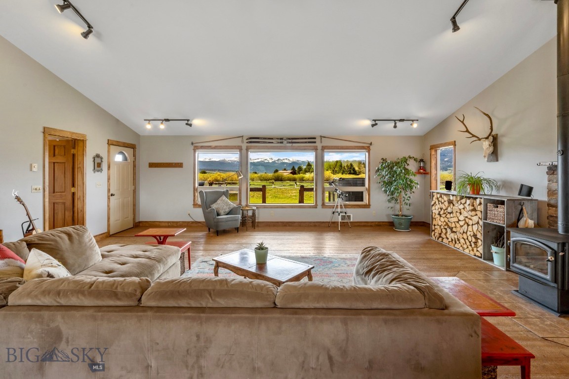 255 Pelican Lane