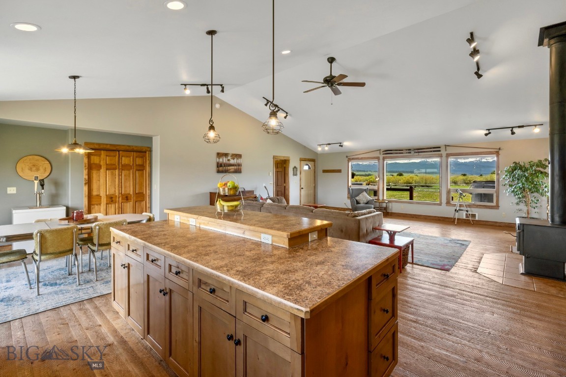 255 Pelican Lane