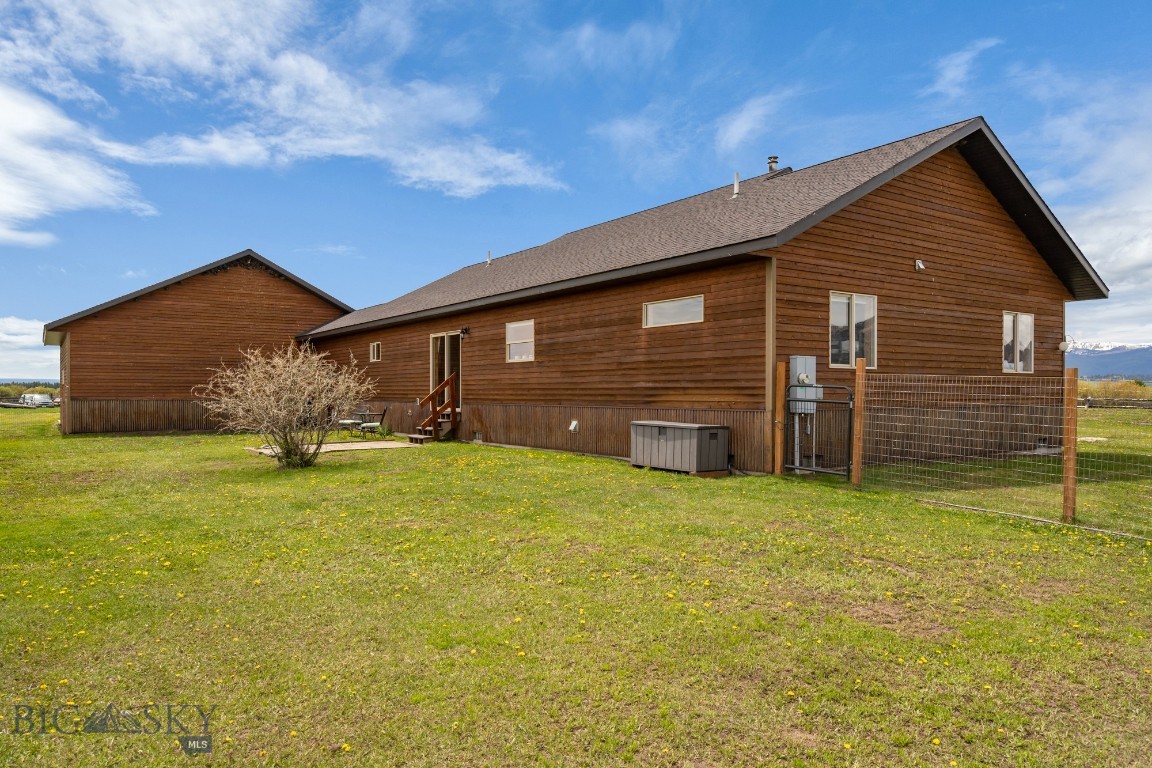 255 Pelican Lane