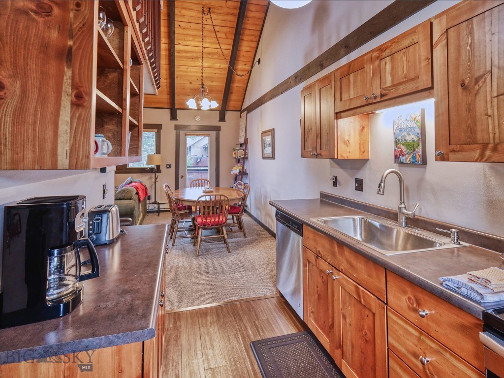 2575 Curley Bear Unit: 142