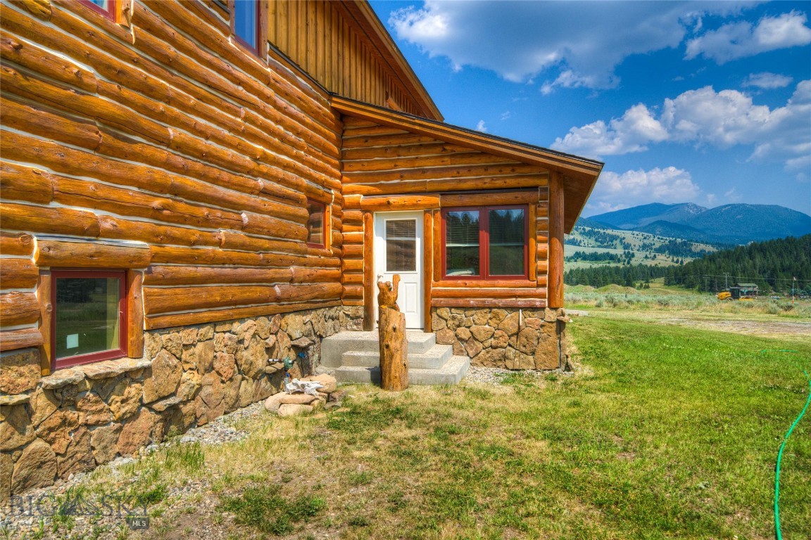 135 Twin Antler Drive