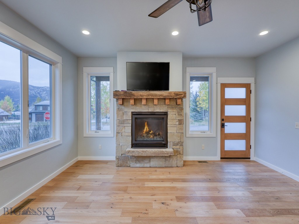 313 Spruce Cone