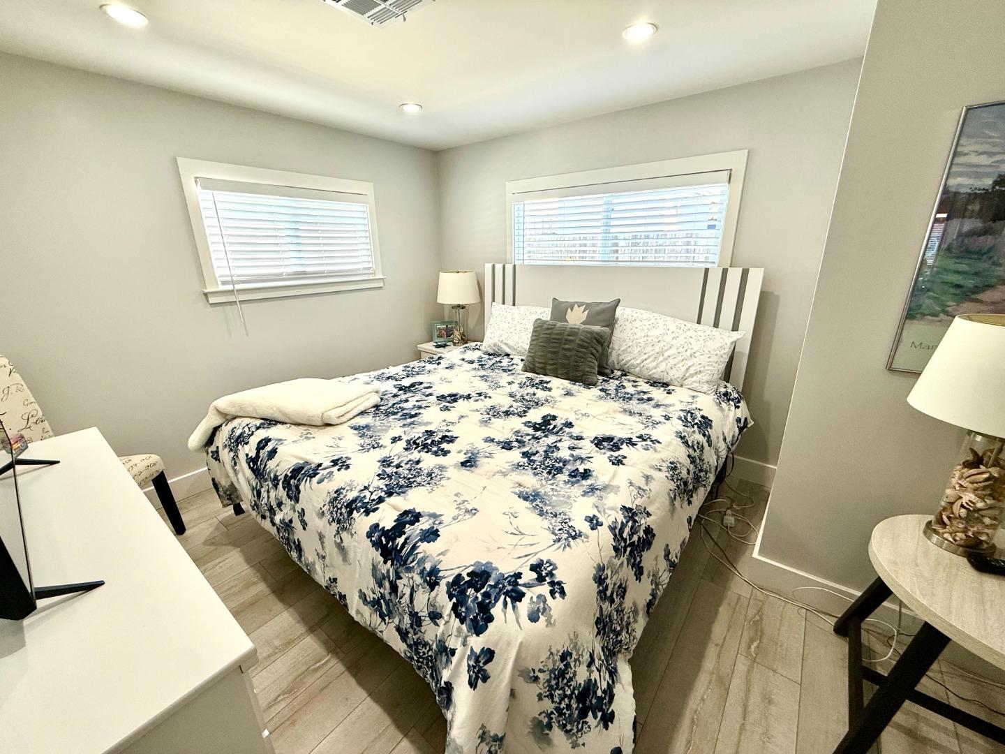8 Lighthouse Rd Unit: 8