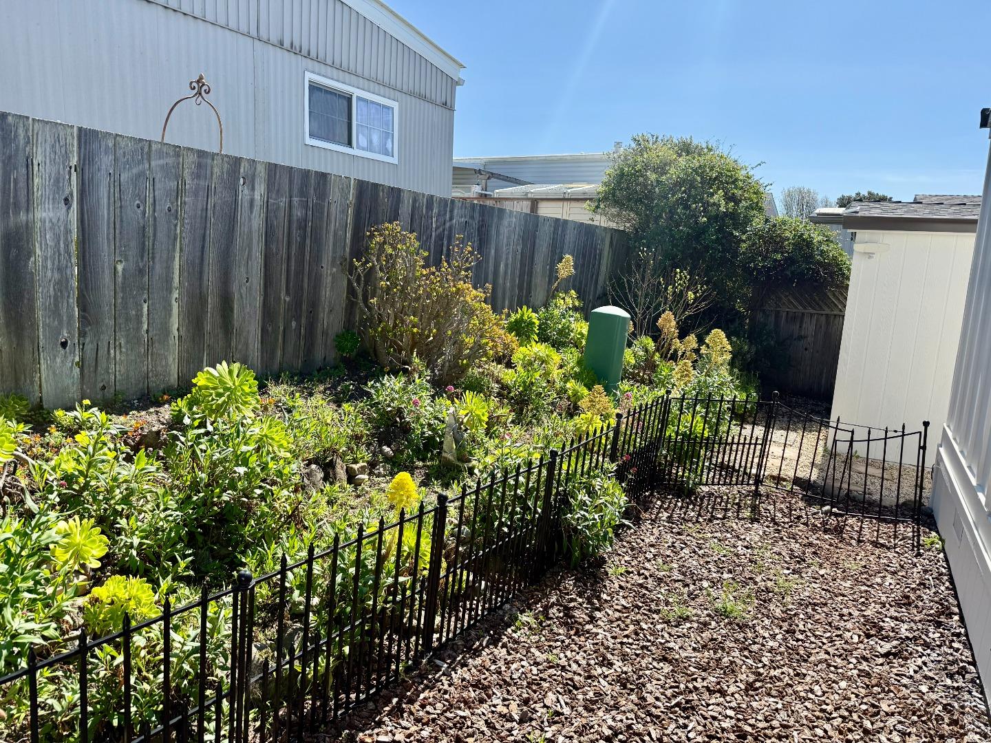 8 Lighthouse Rd Unit: 8