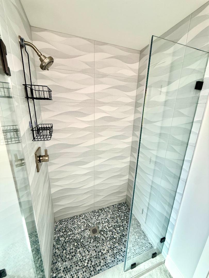 8 Lighthouse Rd Unit: 8