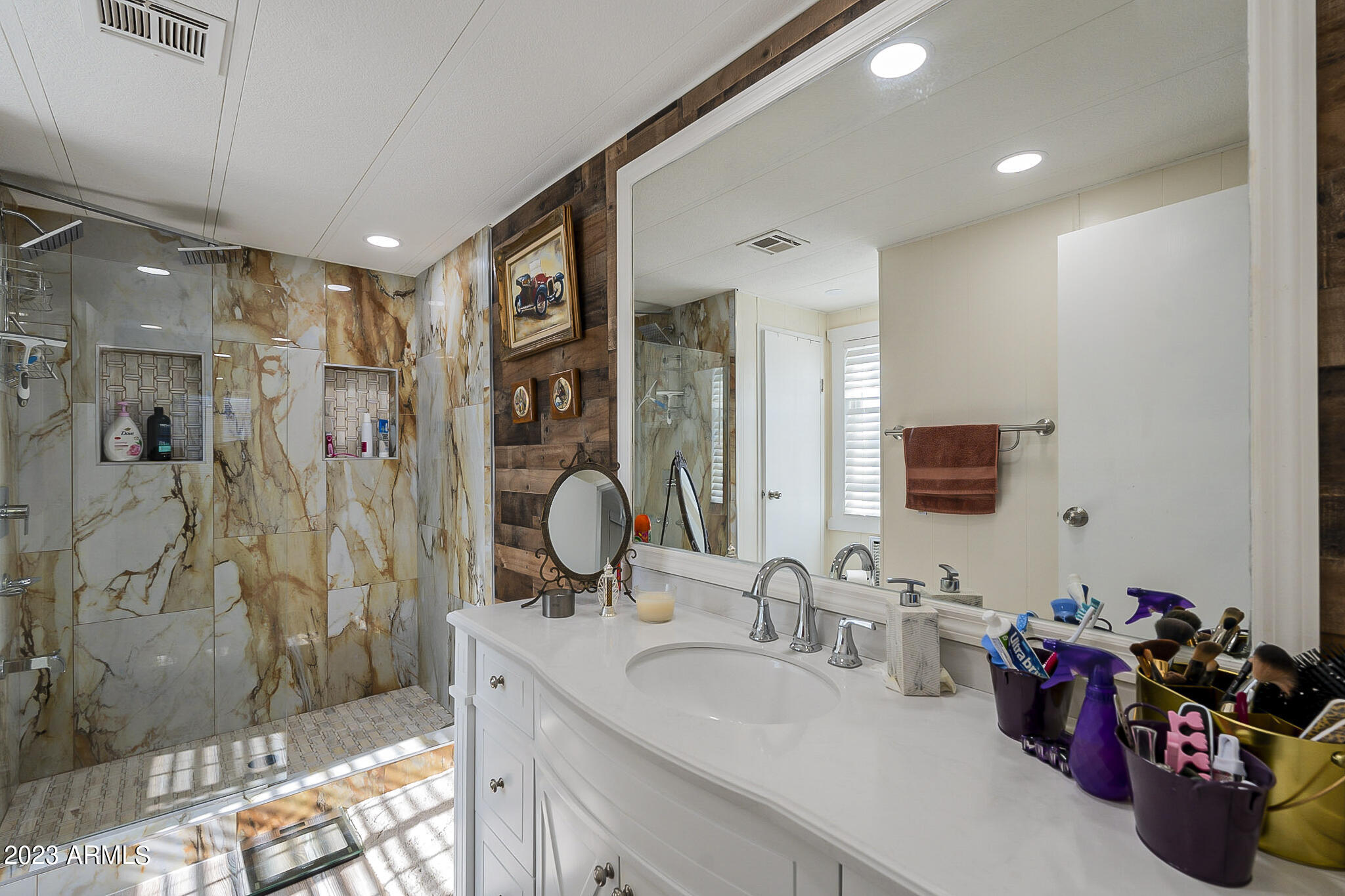 1621 E Villa Rita Drive