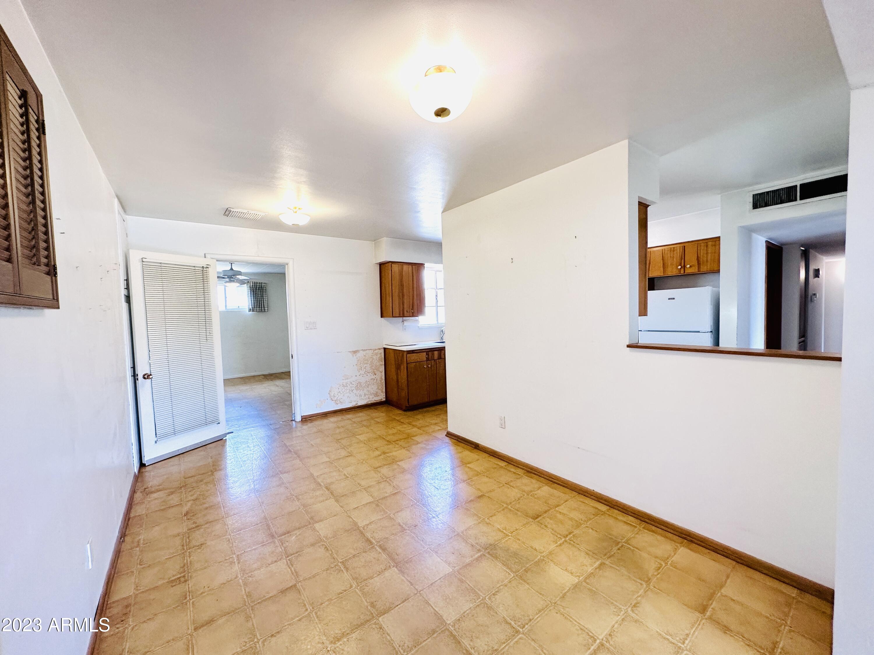 2034 W RANCHO Drive