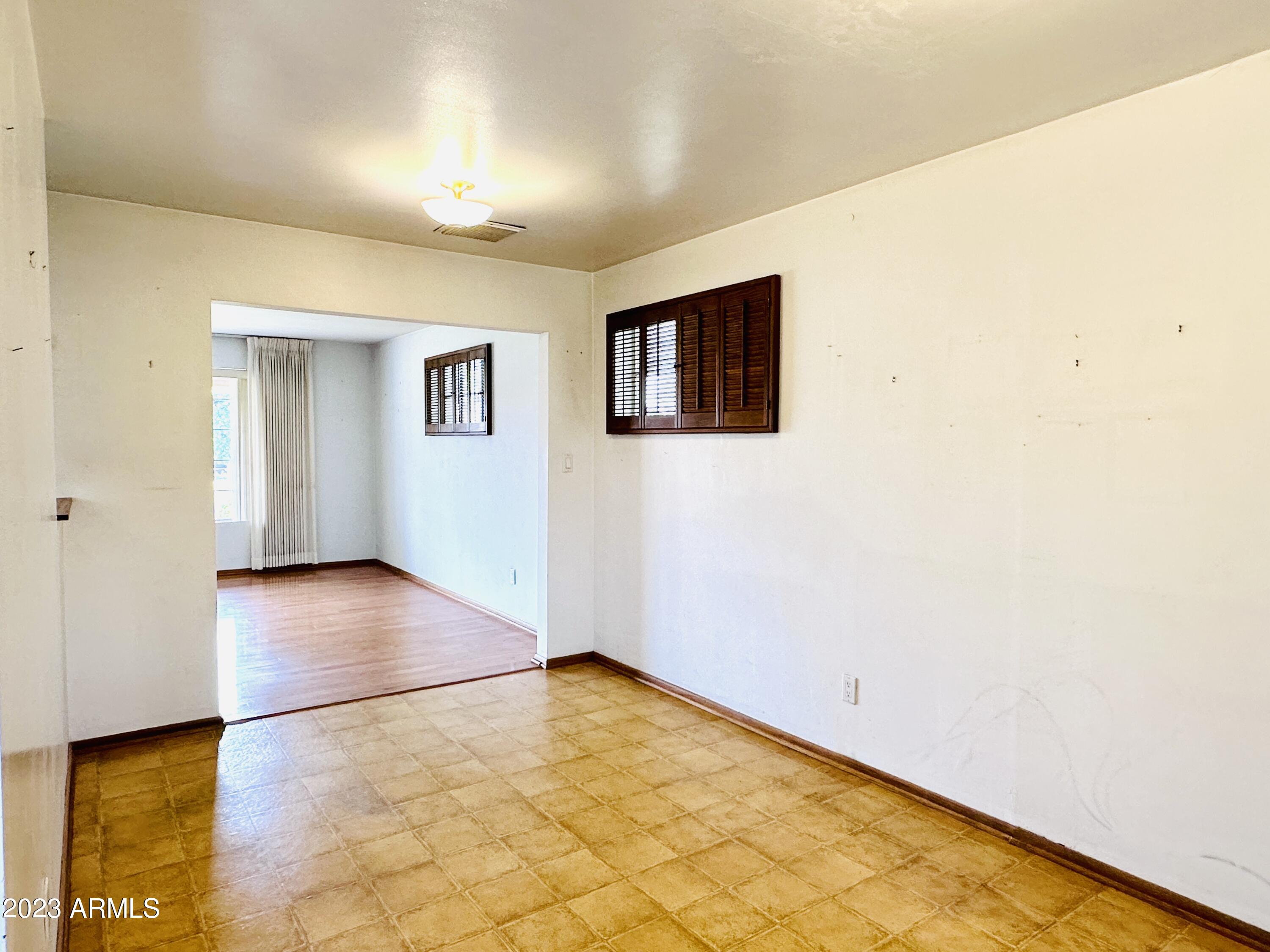 2034 W RANCHO Drive