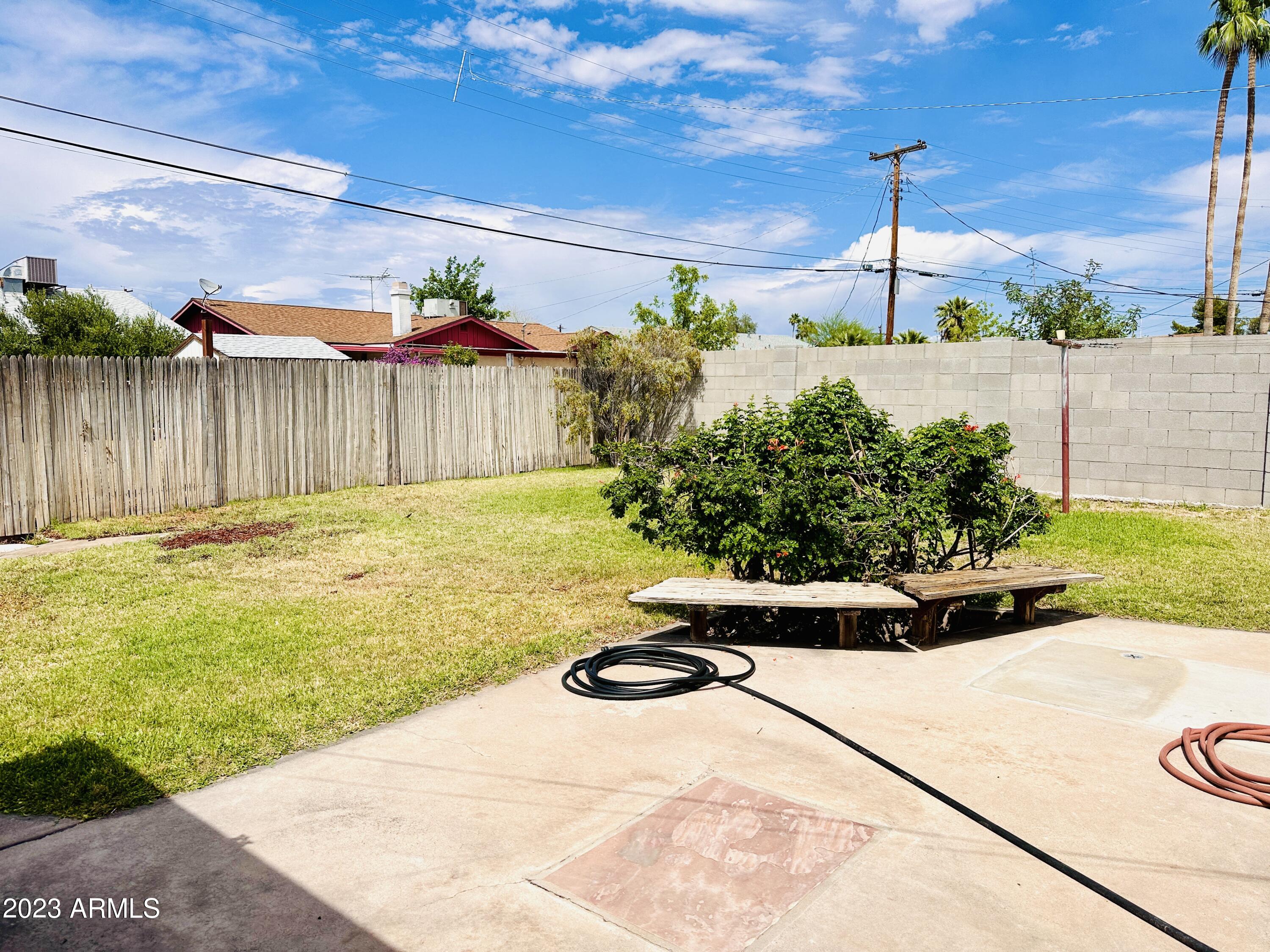 2034 W RANCHO Drive