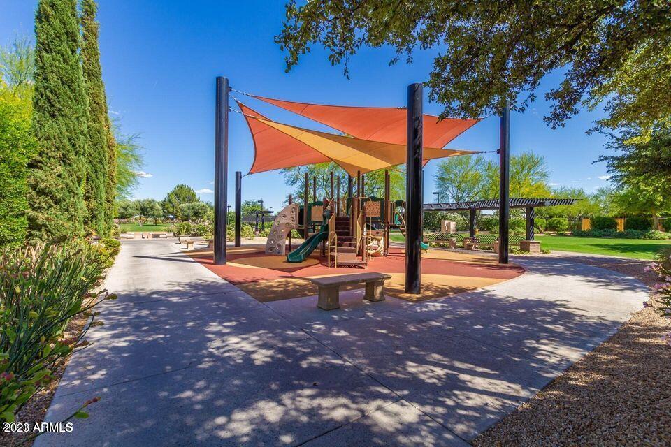 678 E COBBLE STONE Drive