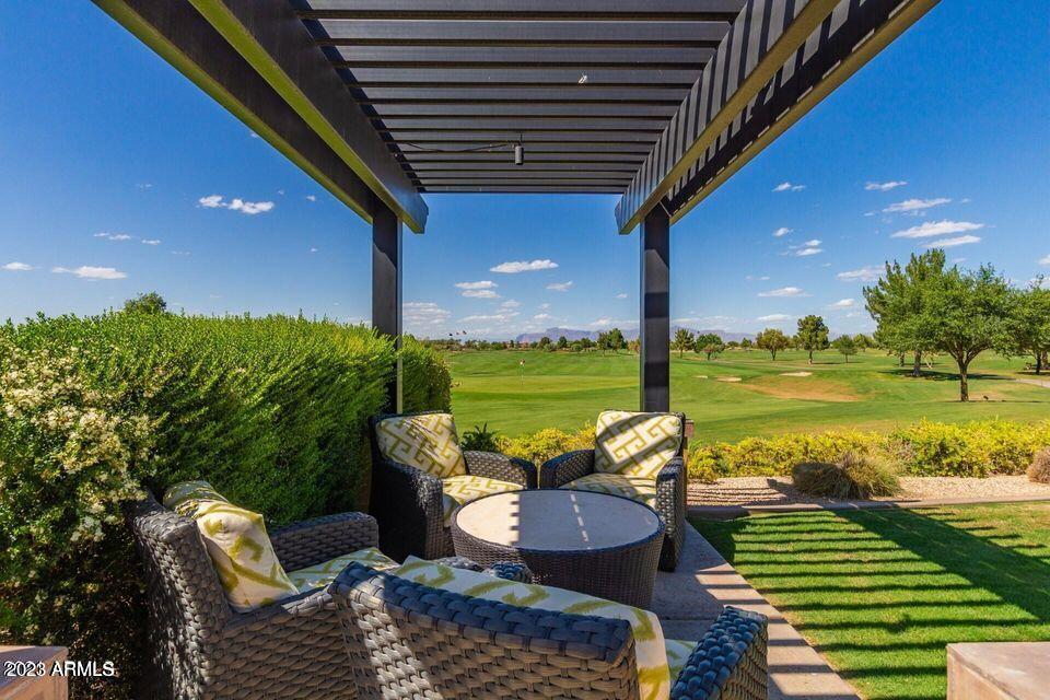 678 E COBBLE STONE Drive