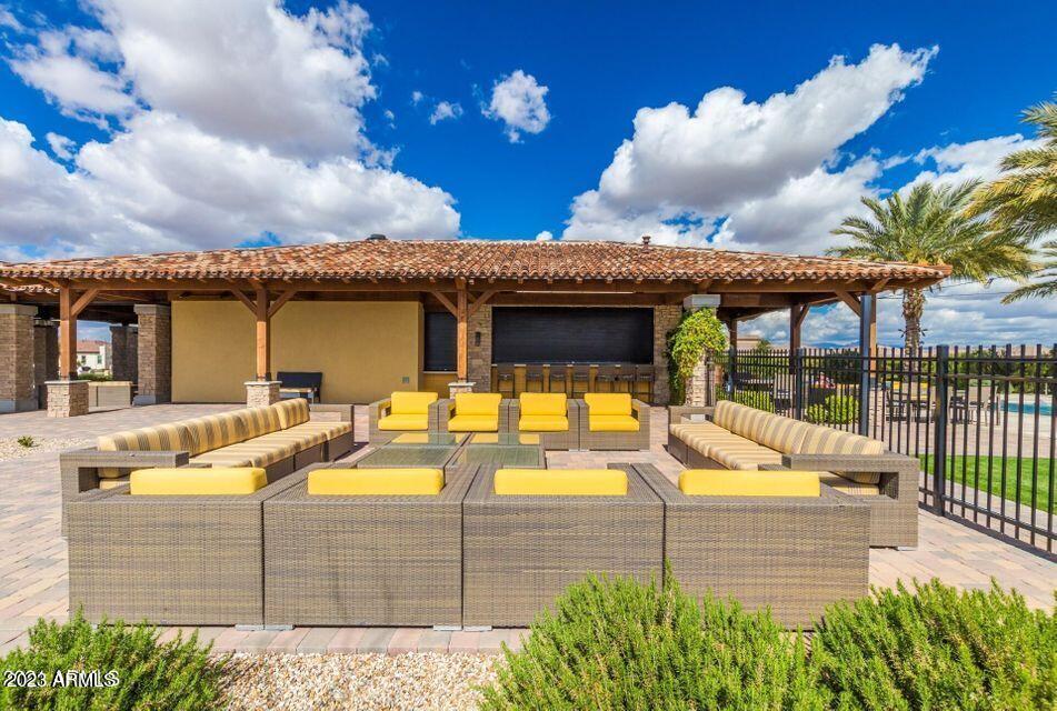 678 E COBBLE STONE Drive
