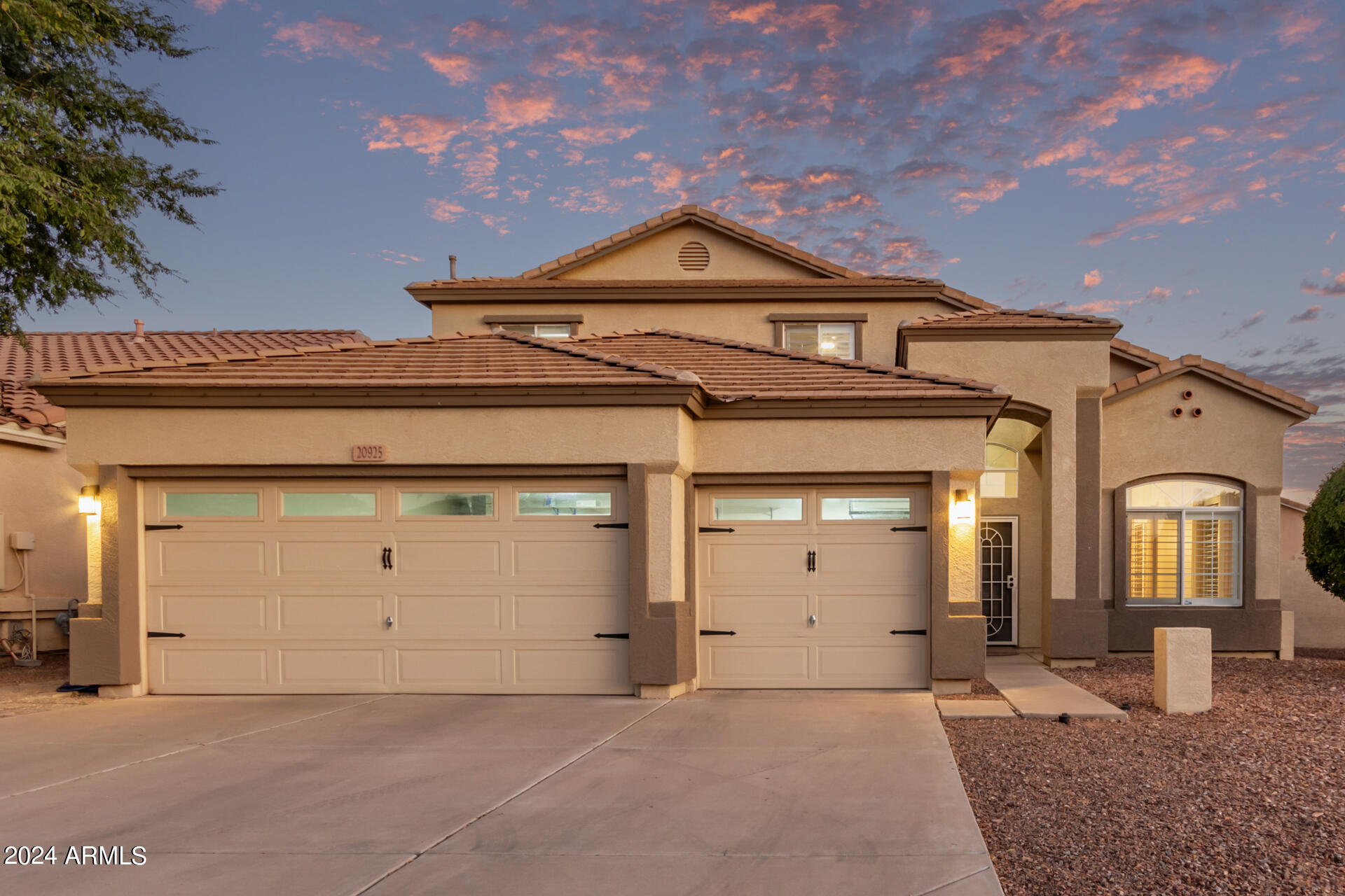 20925 E Via Del Oro