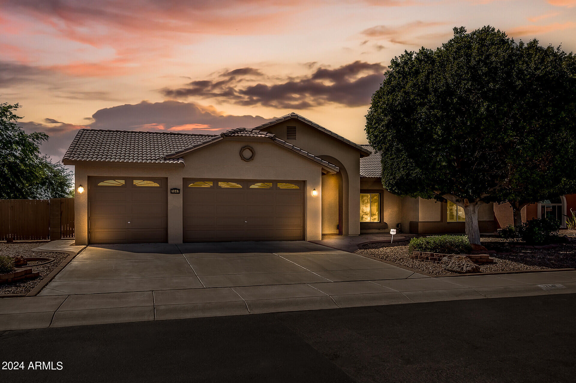 7647 W BETTY ELYSE Lane