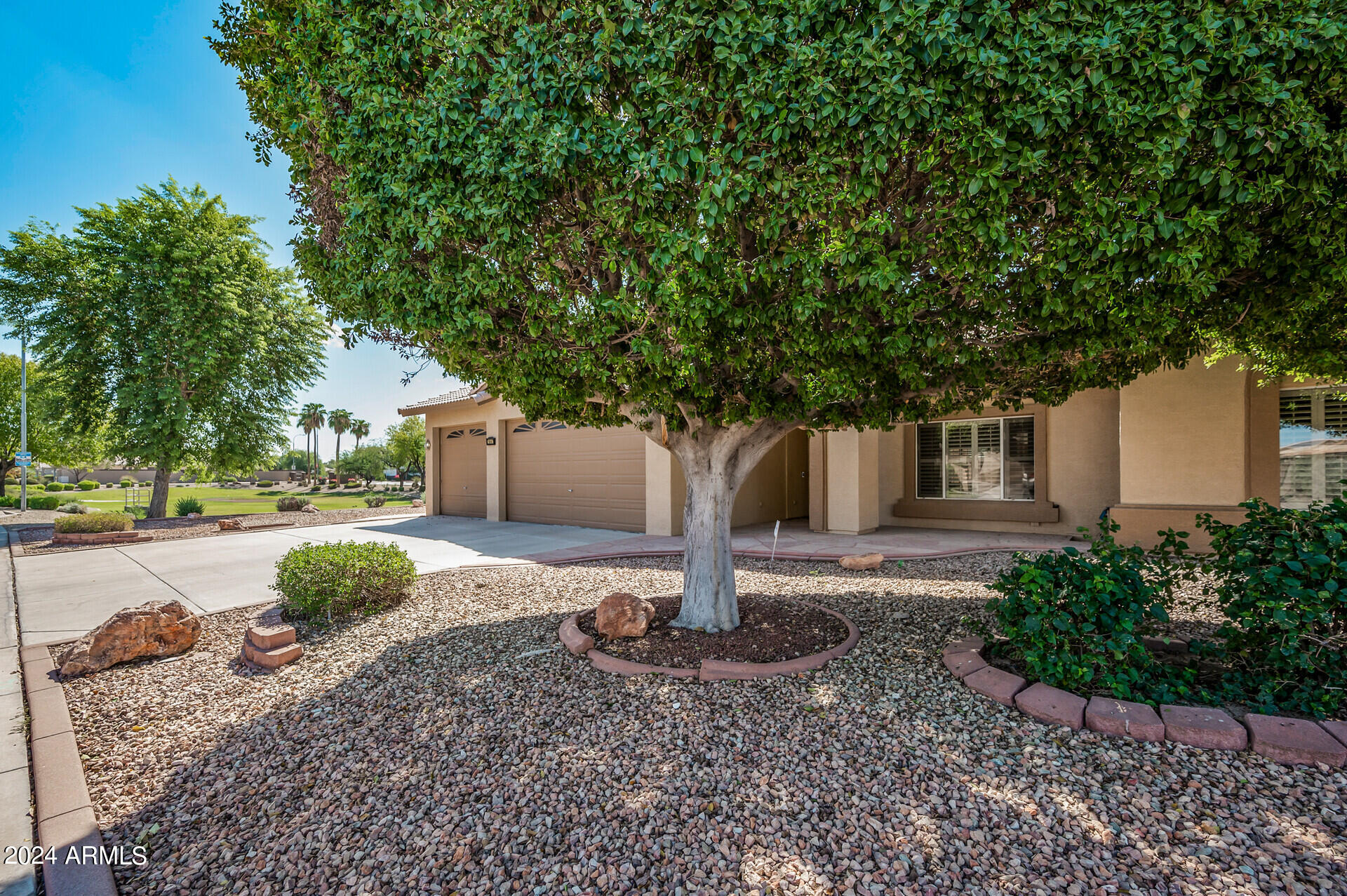 7647 W BETTY ELYSE Lane