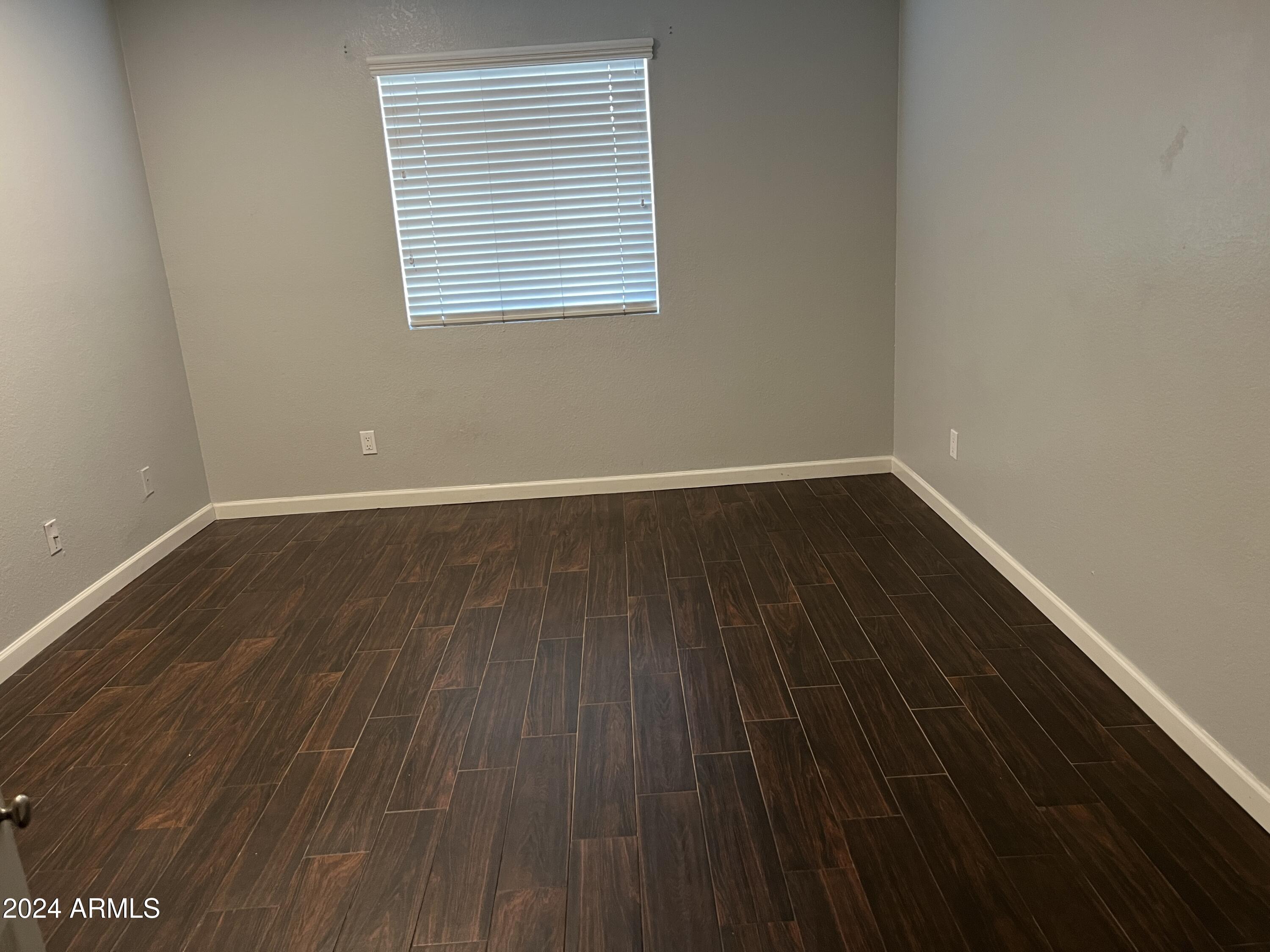 740 W ELM Street, 110