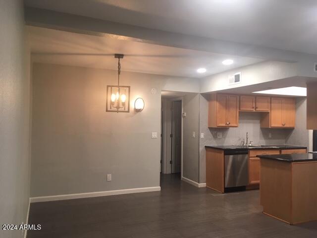 740 W ELM Street, 110