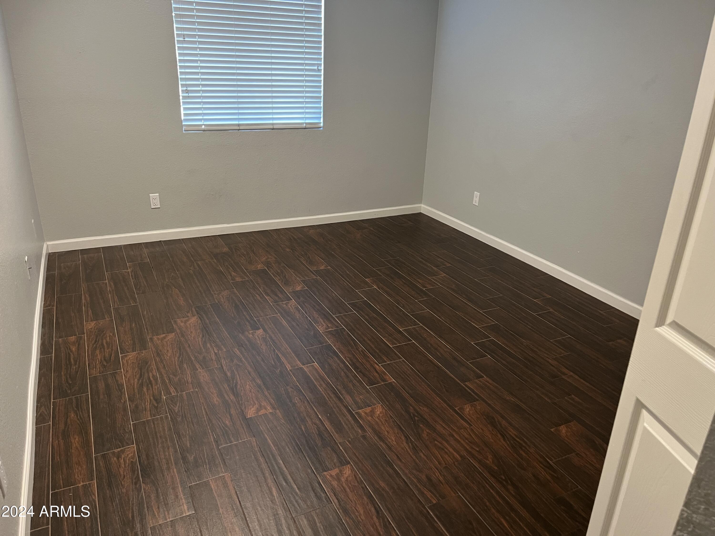 740 W ELM Street, 110
