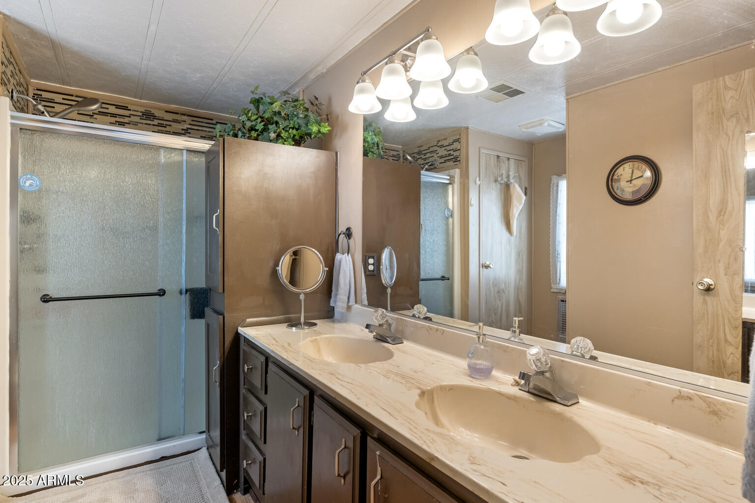 1638 E John Cabot Road