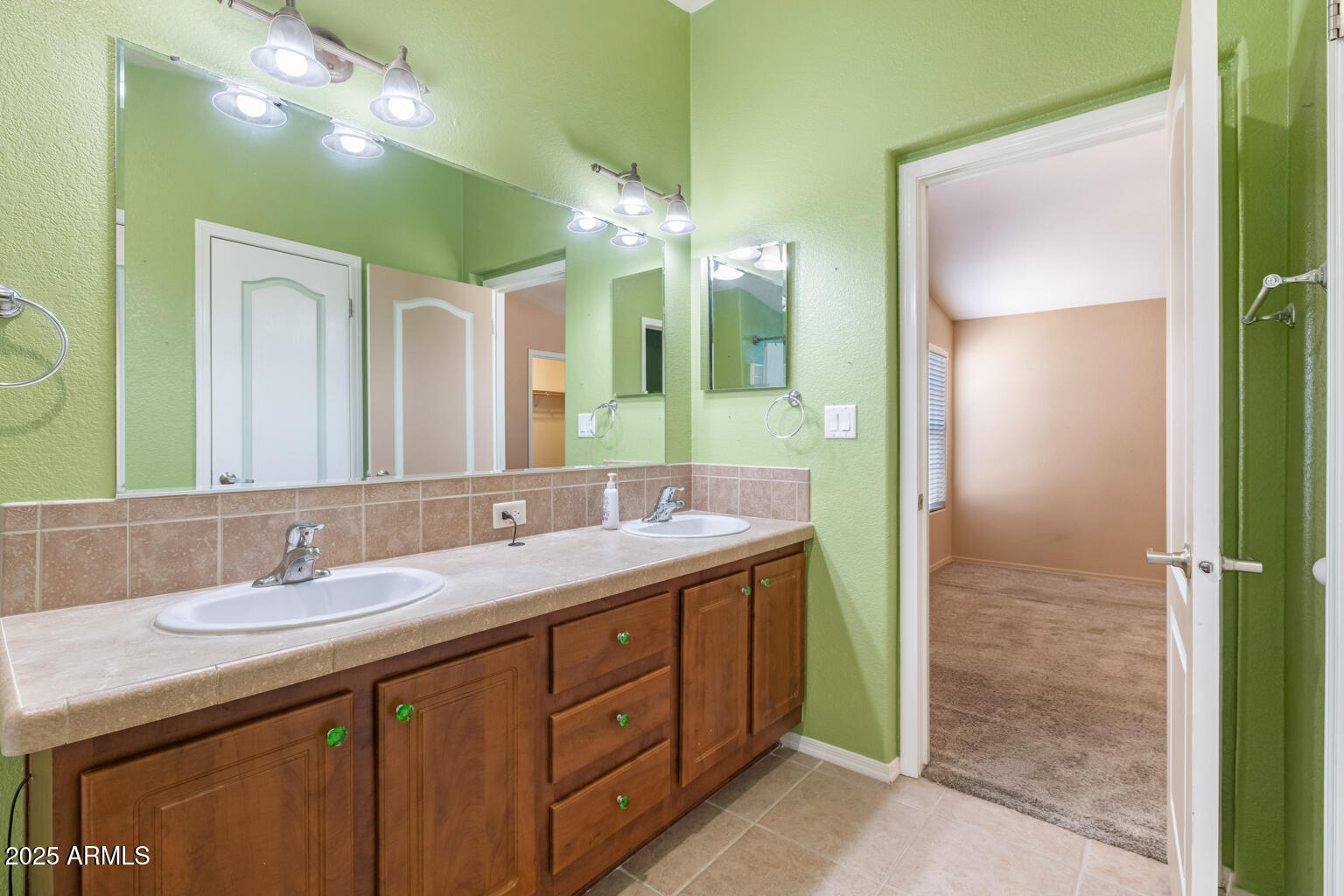 1706 E John Cabot Road