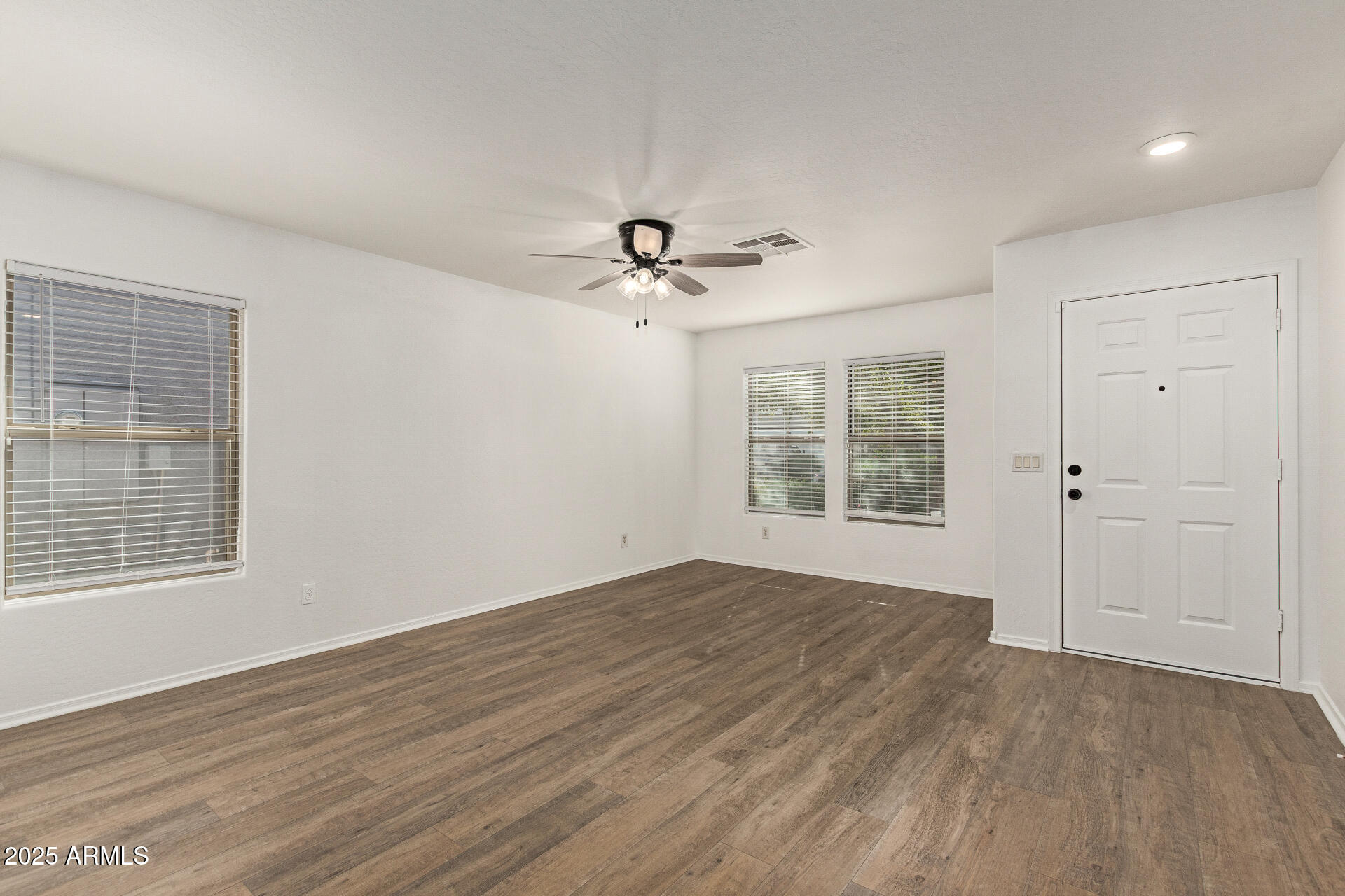 45542 W GUILDER Avenue