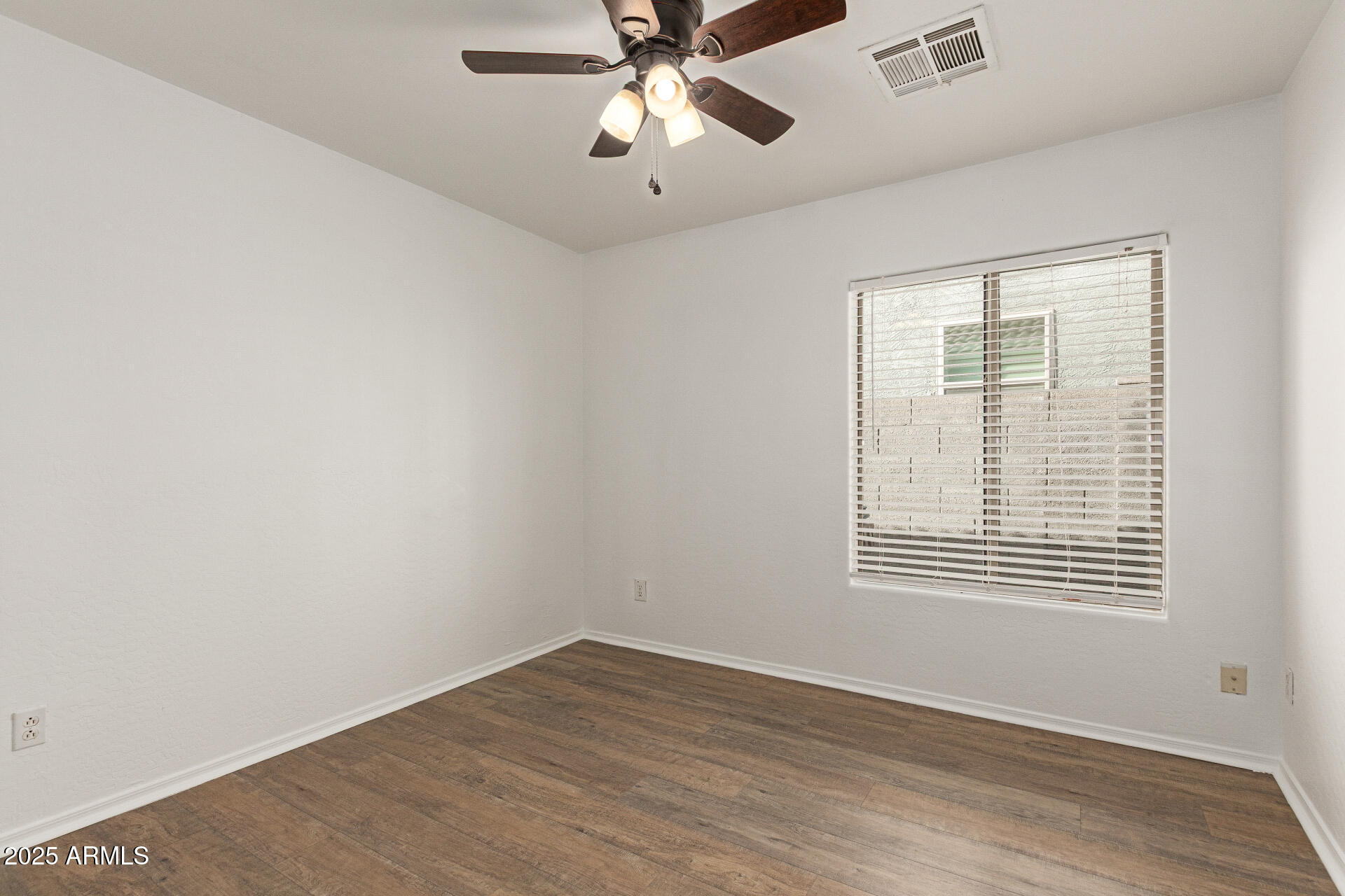 45542 W GUILDER Avenue