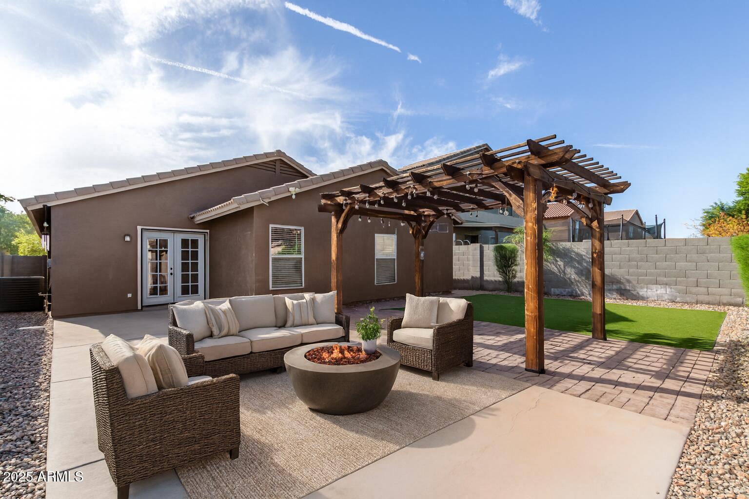 45542 W GUILDER Avenue